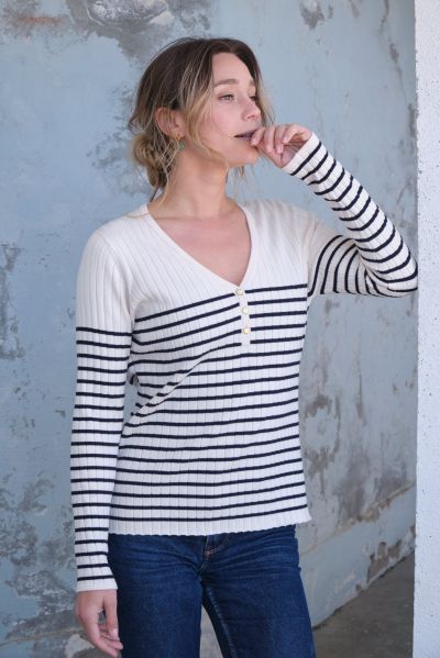 Дамски пуловер с V-образно деколте Flavie