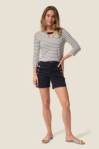 Дамски къси панталони Treddia с декоративни златни копчета