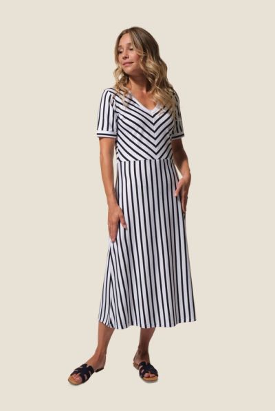 Дълга дамска рокля Guyana на райета